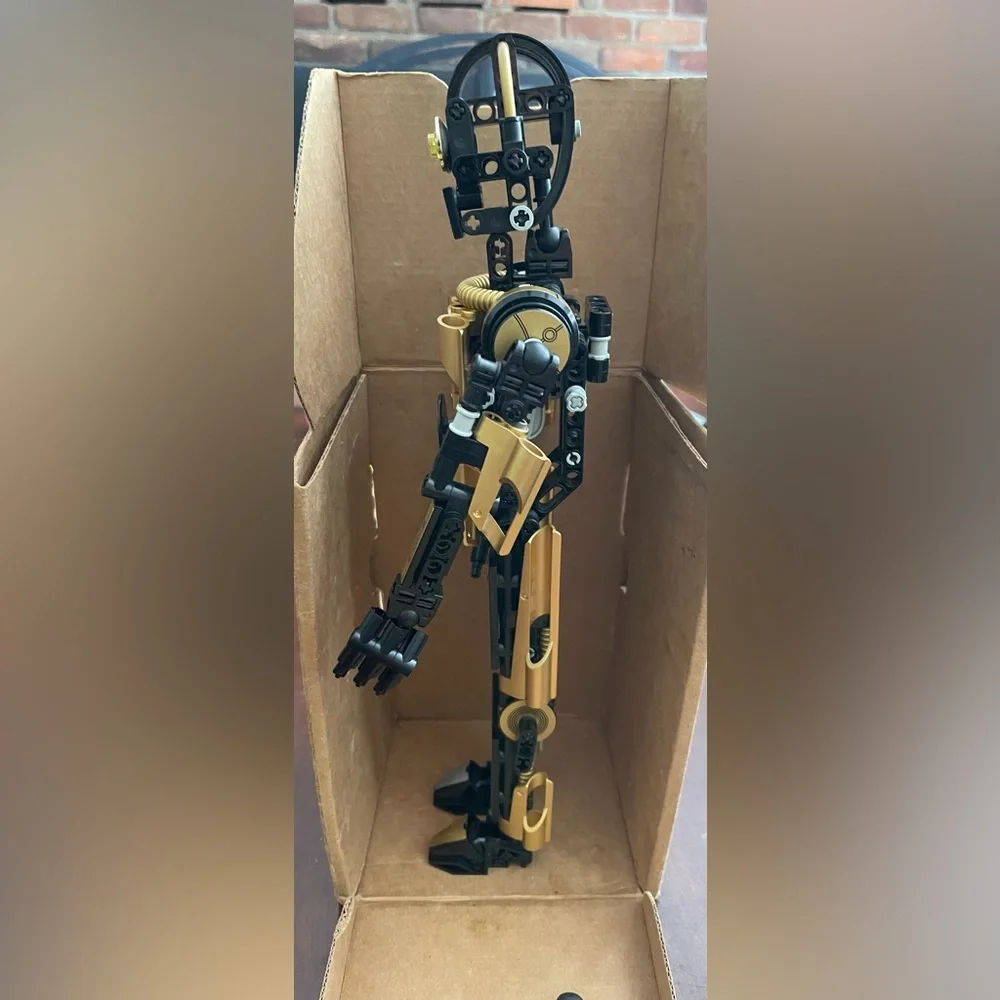 Lego Technic C-3PO Starwars 8007-1 Gold and Black Robot Figure - Picture 4 of 7